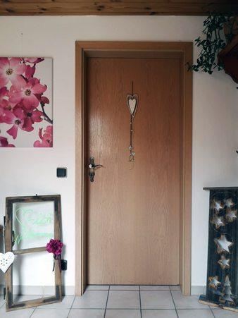 Badezimmer mit Dusche und Badewanne